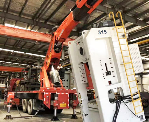 仁怀附近随车吊出租，轻松解决运输难题